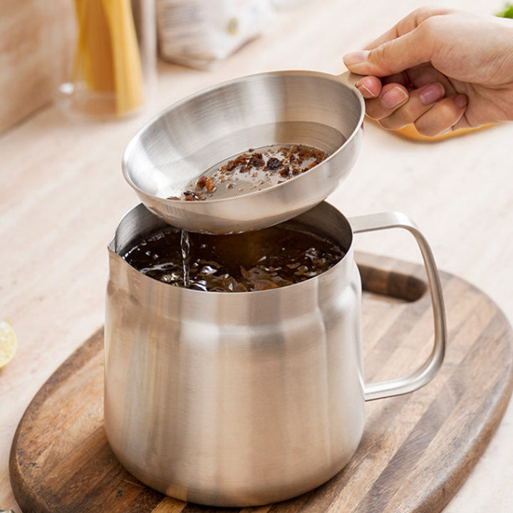 Oil strainer pot made from high-quality stainless steel, a durable kitchen frying tool