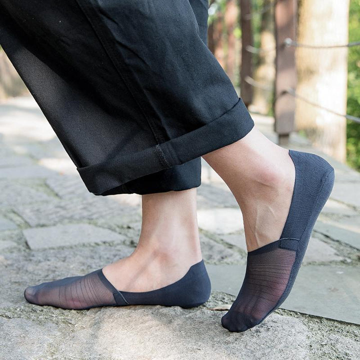 Model wearing no-show ice silk ankle socks with sneakers, showing their invisible design for casual outfits