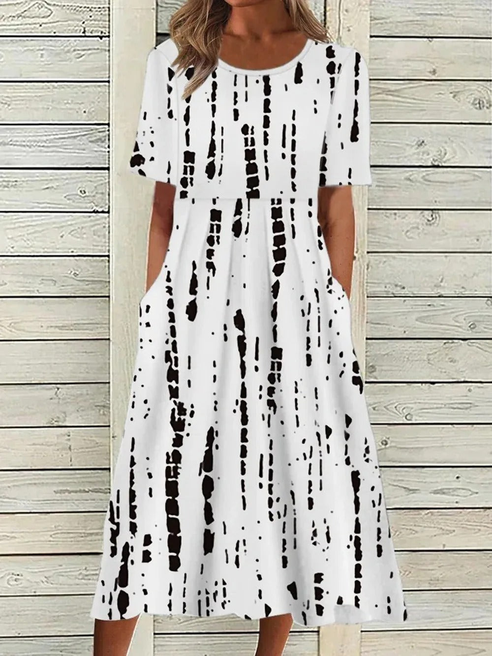 Women's Elegant Botanical Midi Dress - Crew Neck Half Sleeve