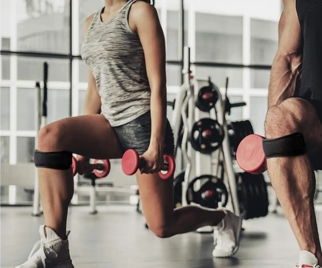 "Black adjustable patella knee strap for pain relief, providing targeted compression and support for athletes and fitness ent