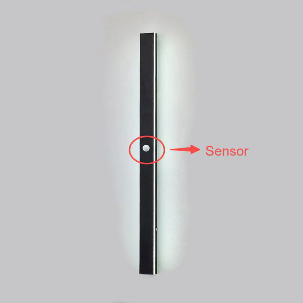 "Modern IP65 waterproof outdoor wall lamp, minimalist design, metal frame, LED lighting, ideal for weather resistance."