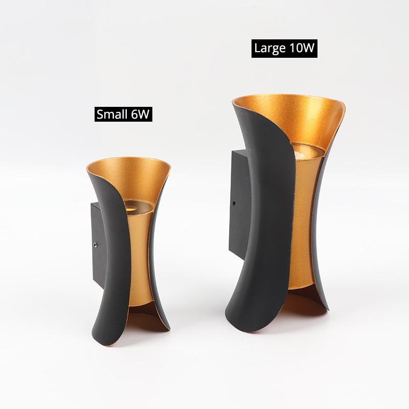 "Modern LED outdoor wall lamp, black and gold, sleek design, ideal for garden and entrance, weather-resistant and energy-effi