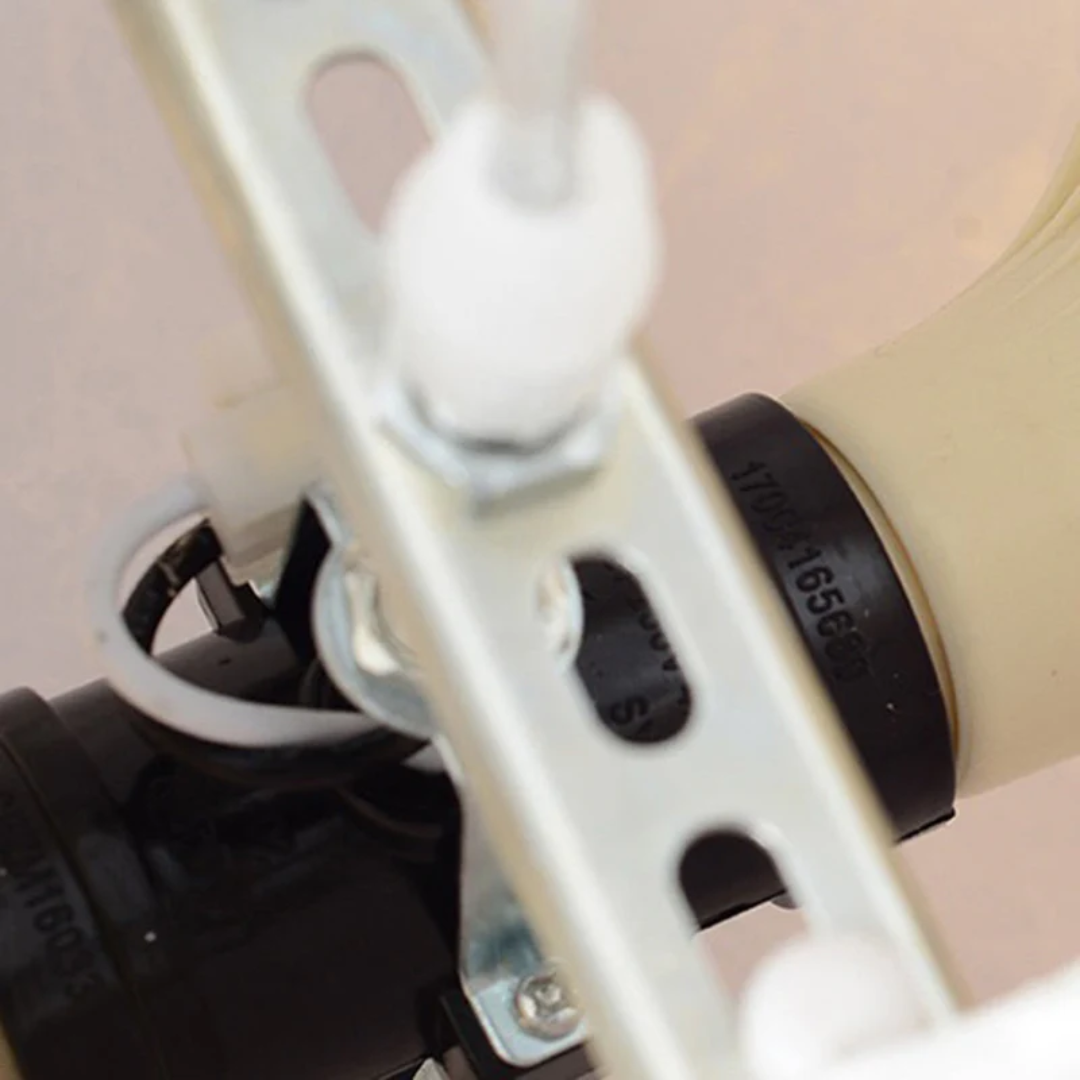 "Modern LED pendant light with cloud-like design, made of PVC and cotton, ideal for interiors. Nimbus style for cozy ambiance