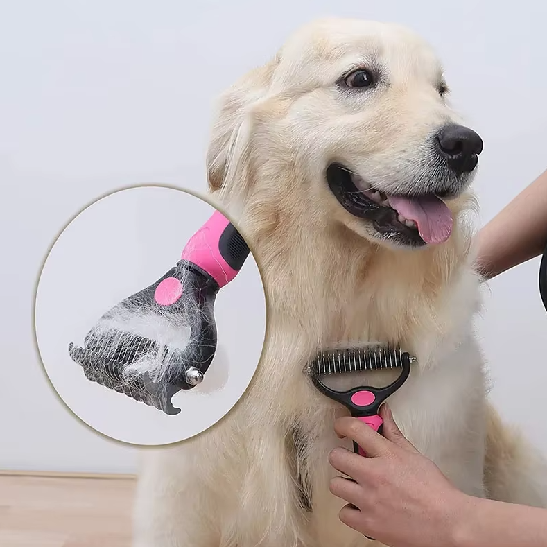 "Professional pet undercoat brush for dogs and cats, double-sided with ergonomic handle, ideal for medium to long coats."