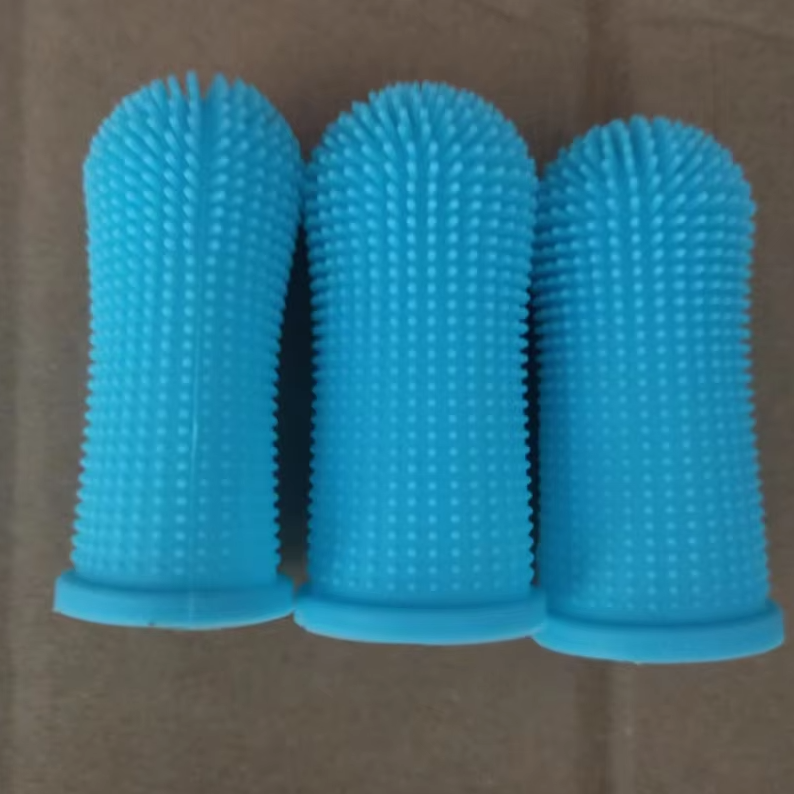 "Soft silicone finger toothbrush for pets, ideal for stress-free dental care with gentle bristles, easy handling for dogs and
