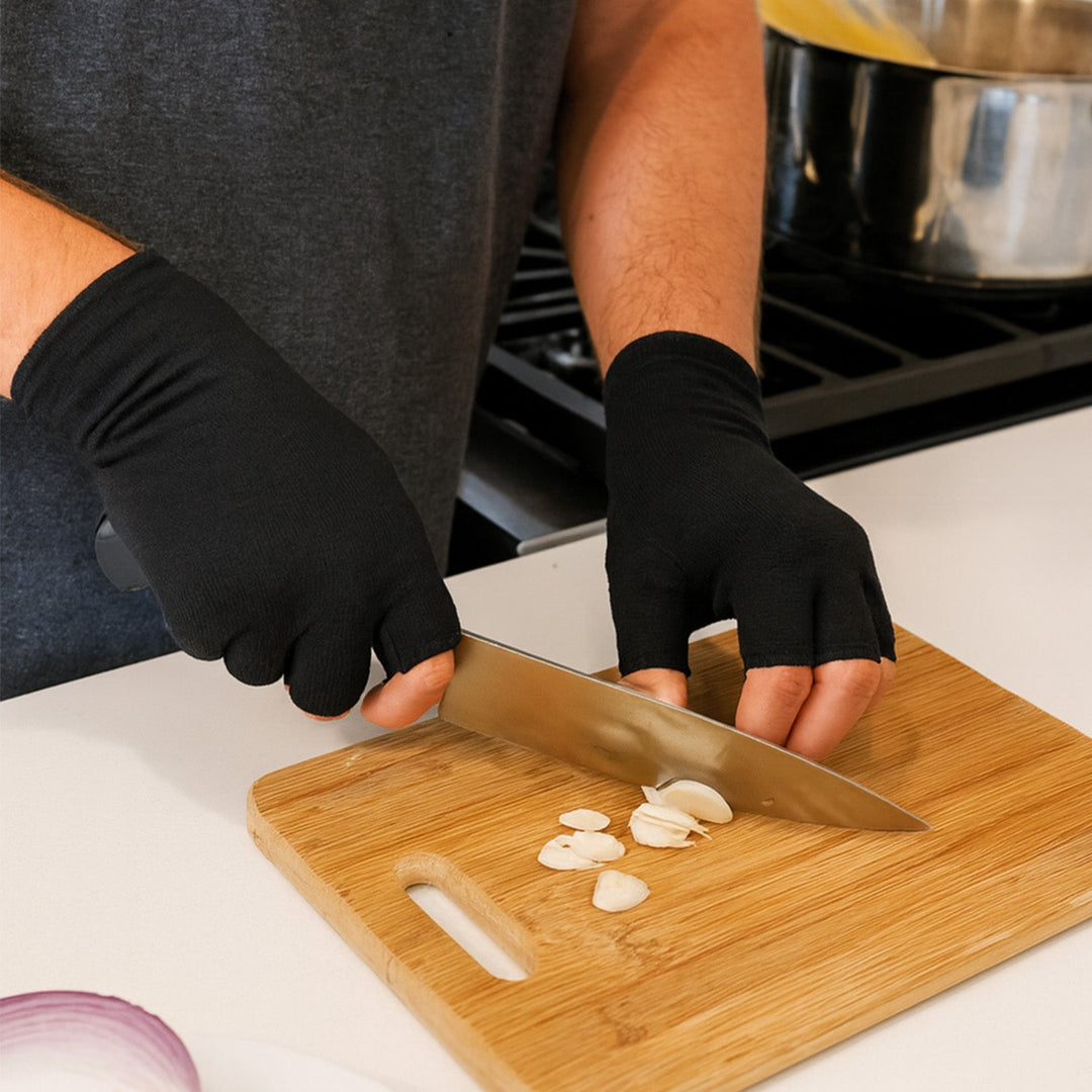 Unisex therapeutic heat gloves for pain relief, open fingertip, breathable cotton-spandex, various colors, health & wellness.