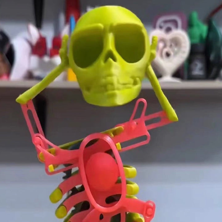 Entertaining animated 3D skull toy, perfect for home or office, with sound and light functions