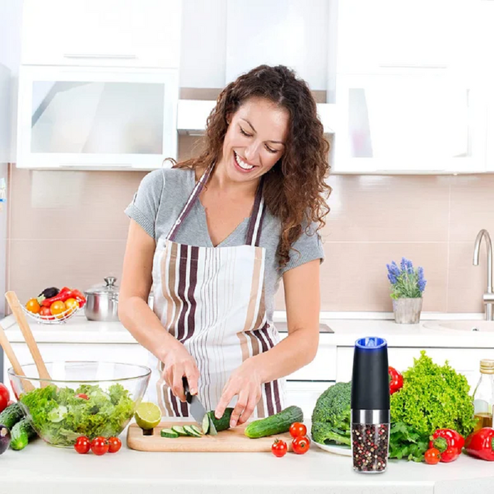 Stainless steel automatic salt grinder, adjustable coarseness, gravity activated for easy seasoning