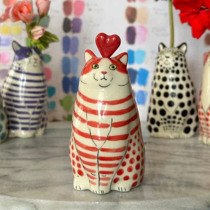 Decorative polka dot cat vase, high-quality ceramic, a delightful gift for any occasion, home decor