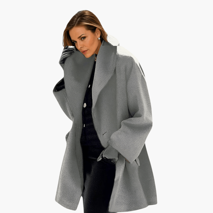 Modern women's top: wide collar jacket for elegant layering. Perfect for casual everyday spring & autumn wear.