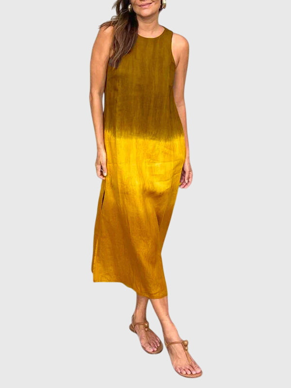 Women's fashionable printed dress, showcasing a unique design. A stylish and versatile option for modern women.