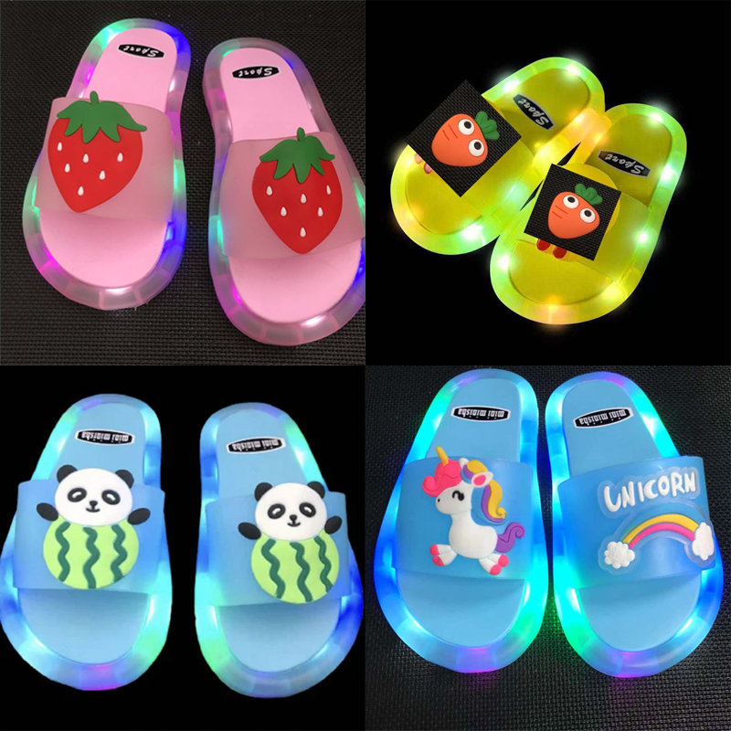 Children's pink LED light-up summer slippers, perfect for play and summer fun.
