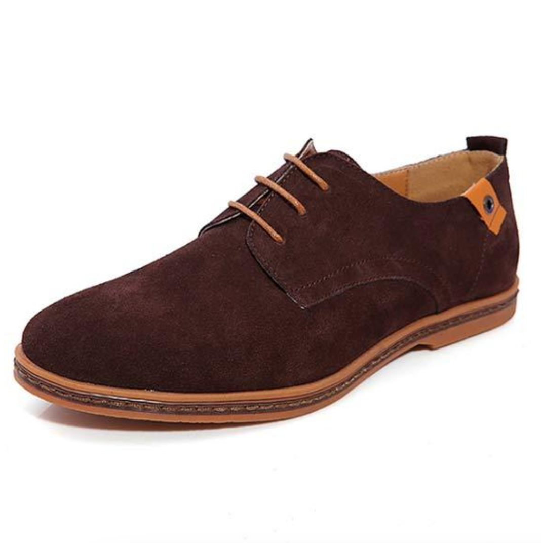 Durable brown leather men's Derby shoes with lace-up closure for comfortable everyday wear and versatile style.