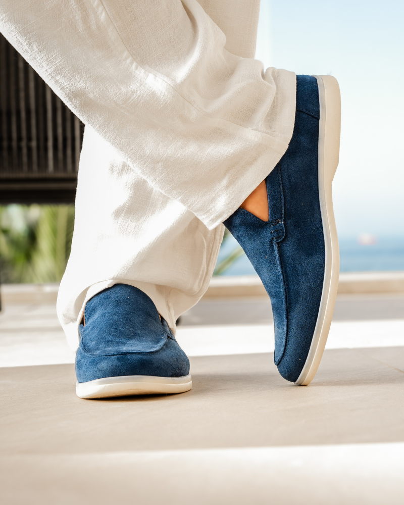 Men's practical slip-on loafers. Easy wear, enhanced comfort insole for daily fashion.