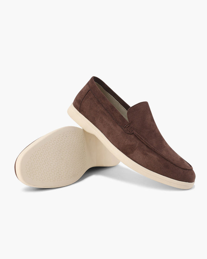 Men's versatile slip-on loafers, combining classic style with enhanced comfort technology.