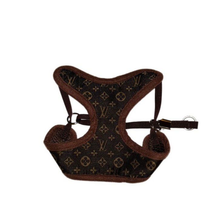 Premium no-pull dog harness & leash set. Adjustable, comfortable pet accessory for safe and enjoyable dog walks.