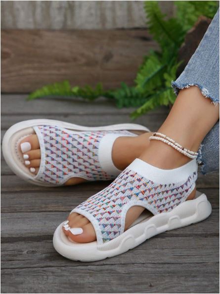Ergonomic women's platform sandals, designed for comfortable all-day summer walking.