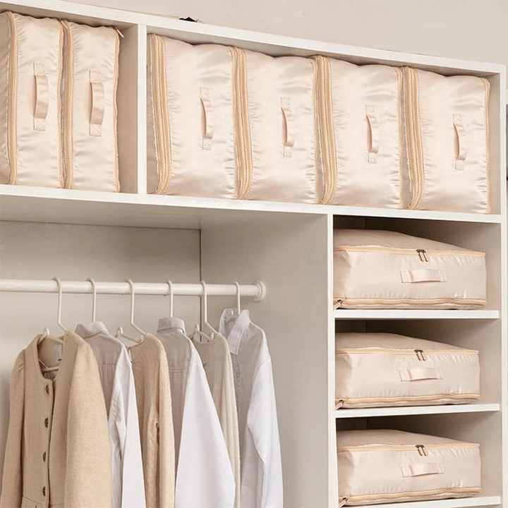 Duvet storage organizer bag, a practical and washable solution for seasonal bedding