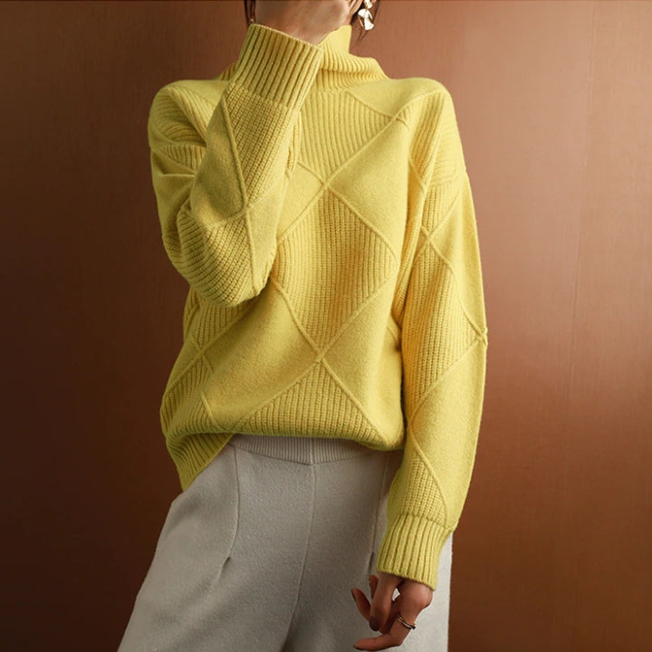 Warm and inviting: women's cozy oversized ribbed knit sweater for chilly days