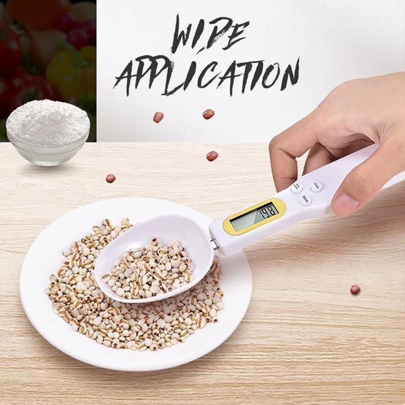 Portable digital measuring spoon scale with easy-to-read display, perfect for spices & liquids