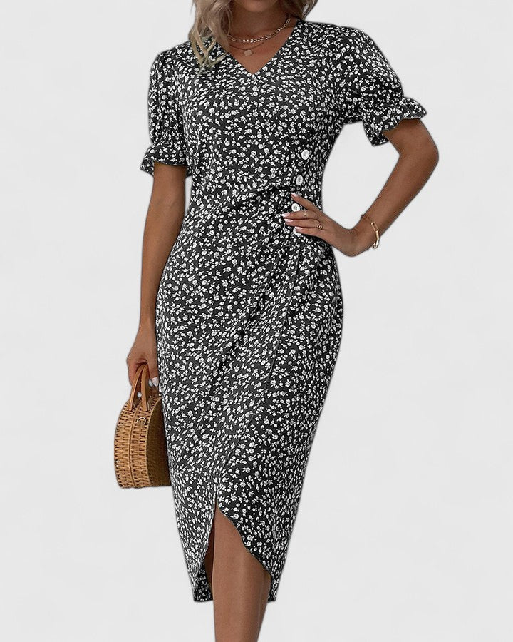 Elegant Women's Summer Maxi Dress, effortless style, perfect for comfortable spring fashion.