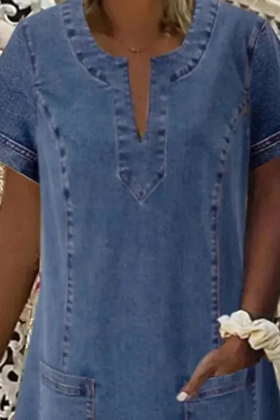 Versatile women's blue midi dress, a comfortable and elegant classic for modern fashion.