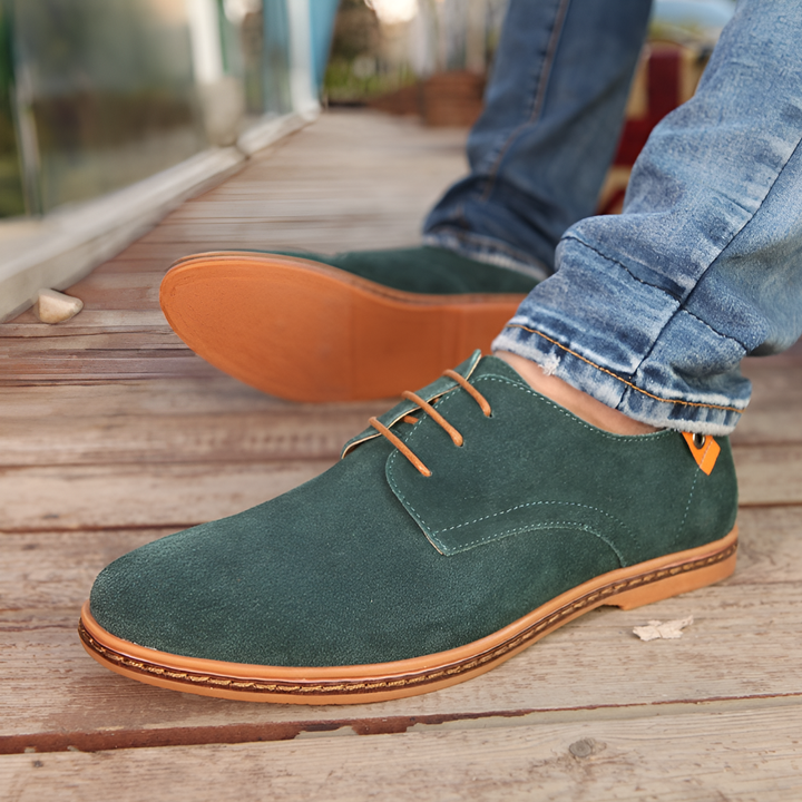 Men's stylish Derby shoes with lace-up closure, perfect for creating refined and polished looks.