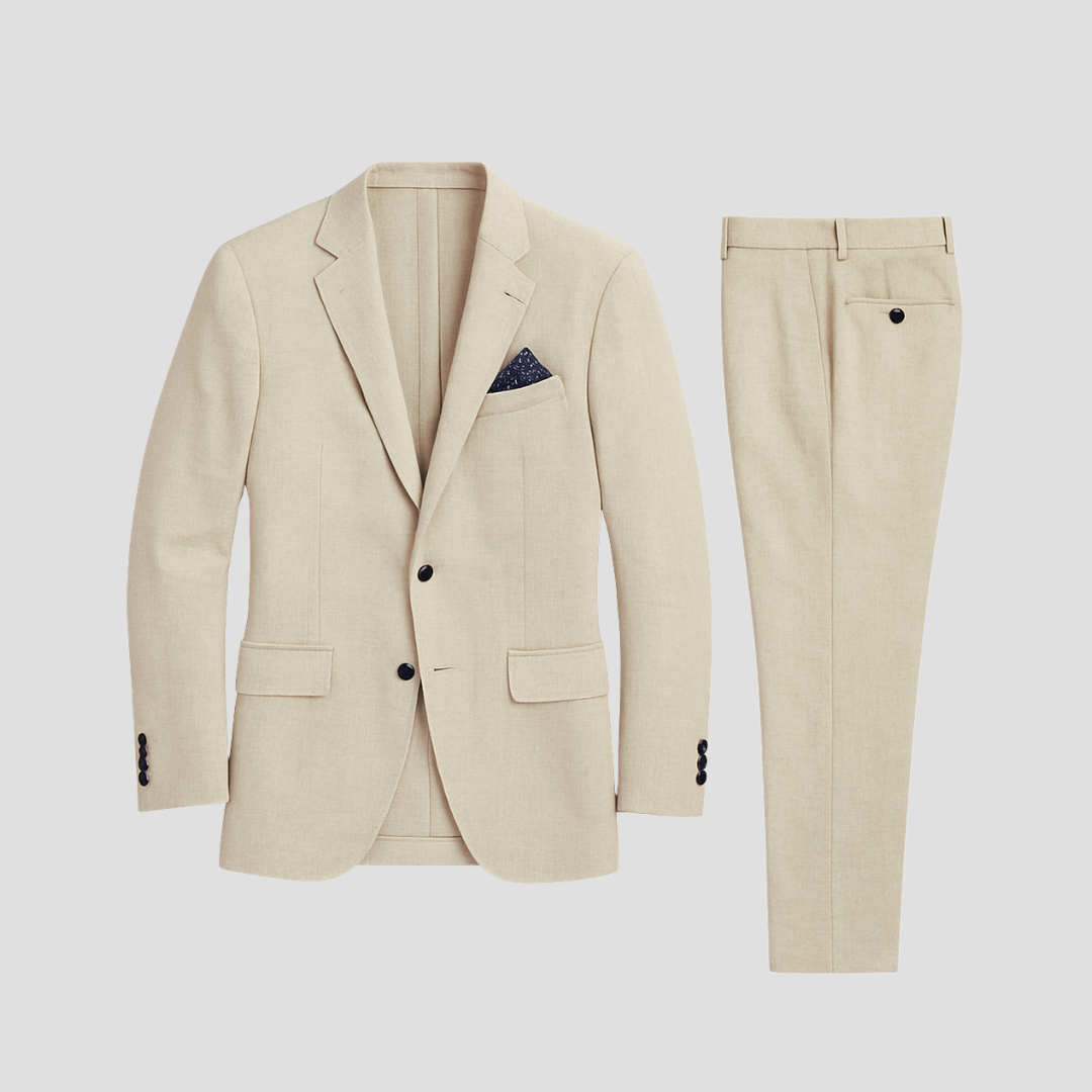 Versatile men's summer suit: stylish blazer and trousers, perfect for warm weather formal or smart casual fashion.