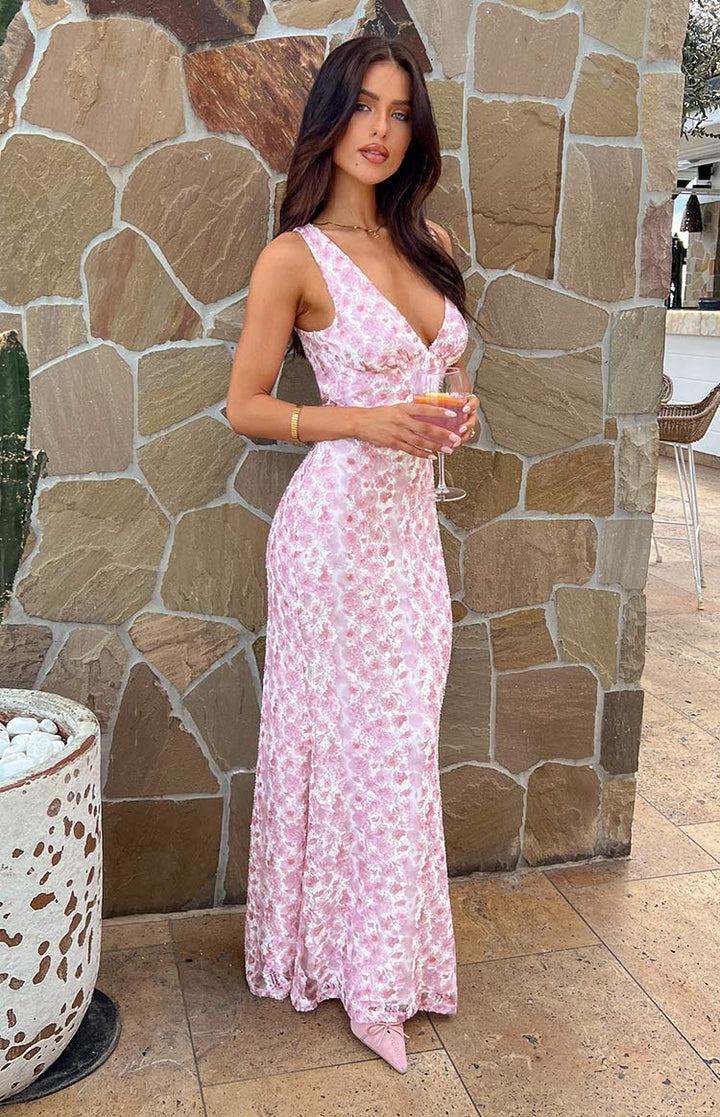 Pink maxi dress, an elegant and comfortable evening gown for various special events