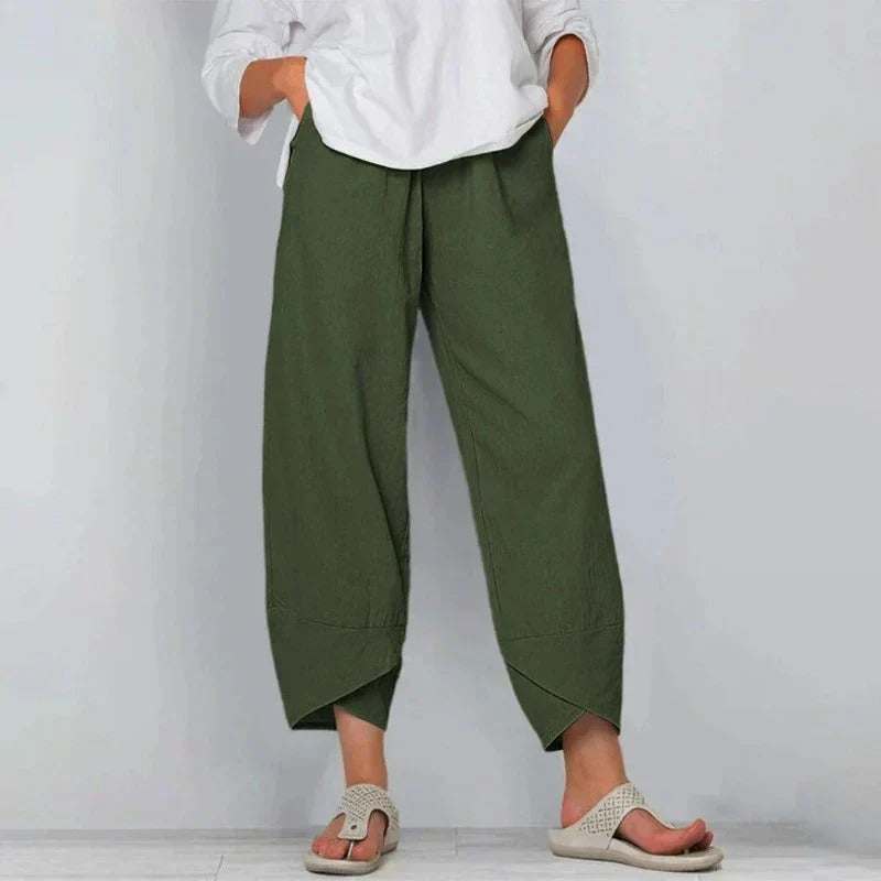 Versatile women's modern wide leg cropped pants, suitable for an effortless elegant look.