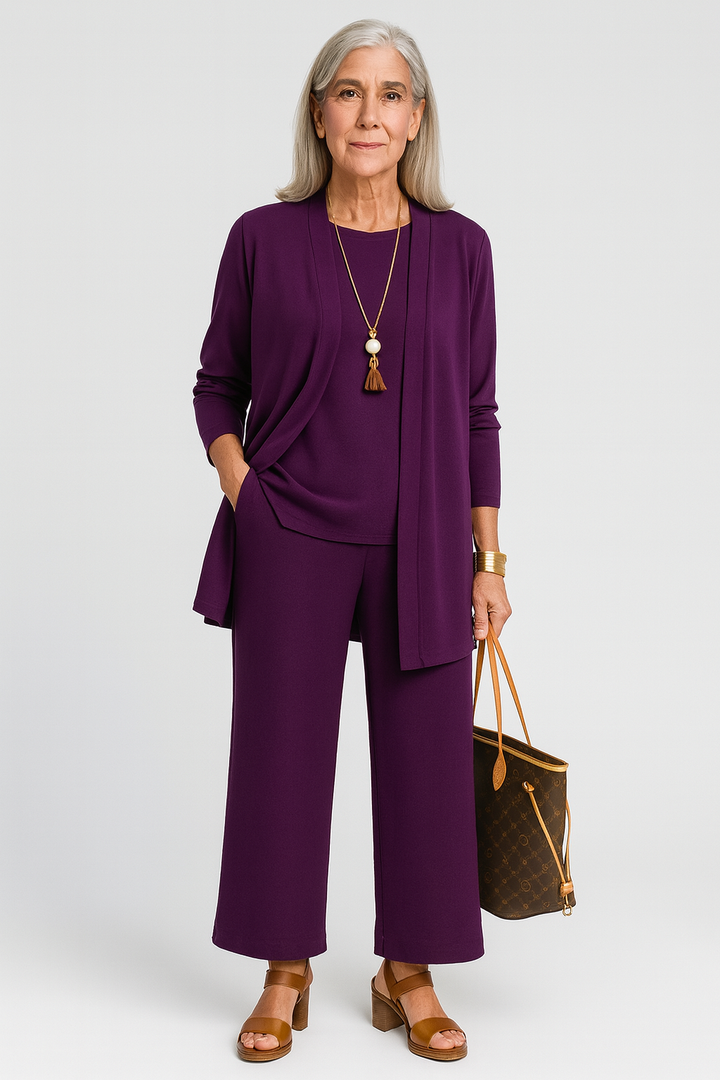 Versatile women's 3-piece outfit, ideal for elegant seasonal fashion, comfortable & stylish business wear.