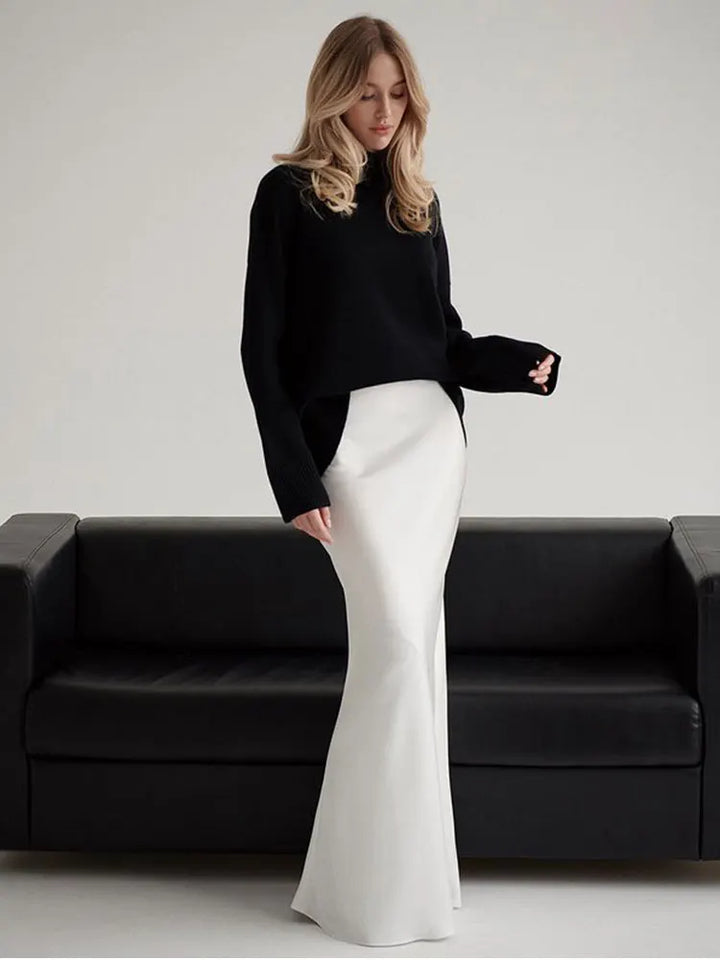 Women's elegant high-waist fishtail skirt, perfect for a glamorous night out.