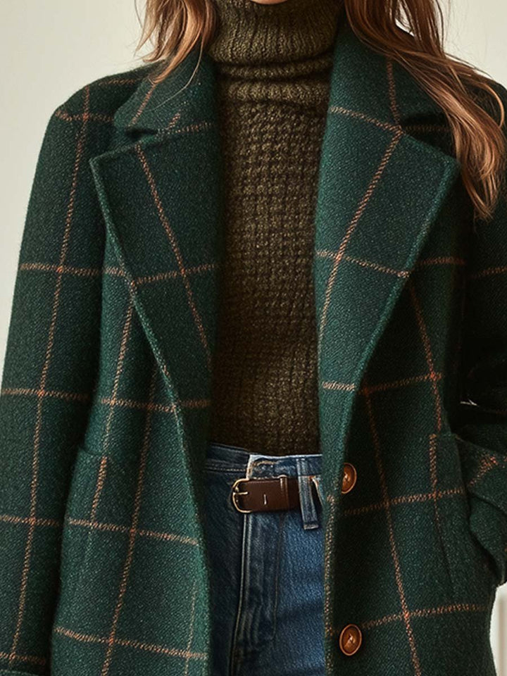 Structured women's check lapel coat, perfect for fall. Classic retro fashion outerwear with a refined pattern.