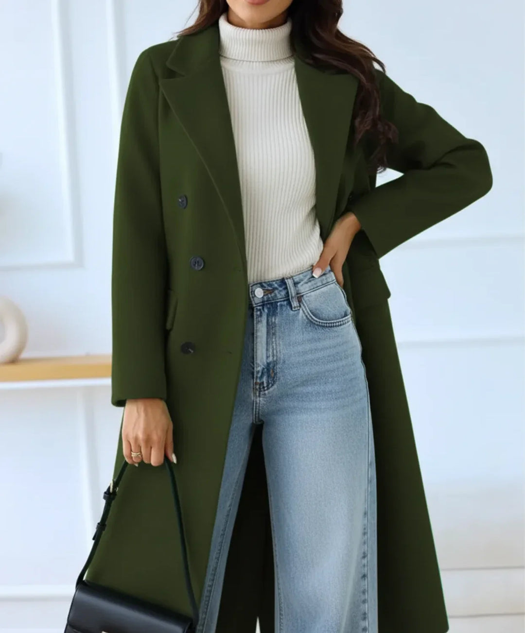 Stylish classic women's long trench coat, double-breasted with button closure, ideal for sophisticated outerwear.