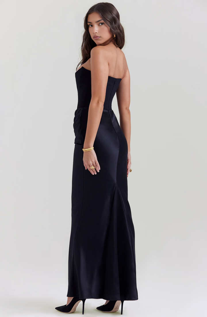 Party dress perfection: Draped strapless style, ideal for homecoming and celebrations.