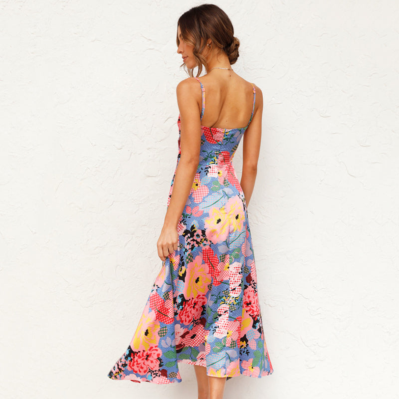 Maxi floral party dress for women, suitable as wedding guest attire, with a graceful and chic silhouette.