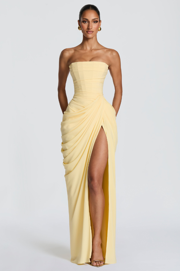 Elegant women's flowing maxi dress, perfect for special occasions & formal events.