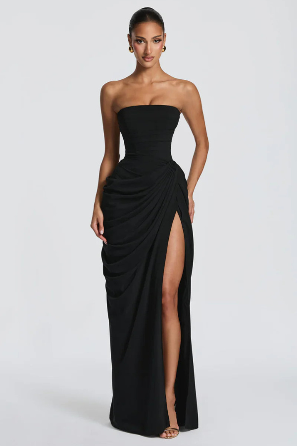 Versatile women's elegant flowing long dress, great for various special occasions.