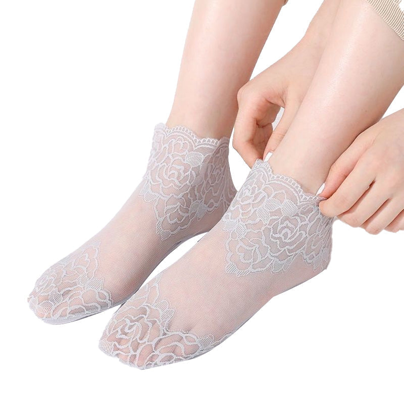 Women's invisible lace mesh ankle socks, comfortable and stylish for everyday elegance.