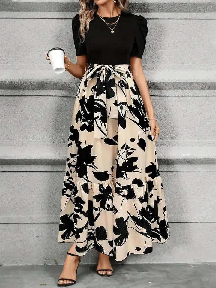 Versatile women's long maxi dress, chic and comfortable, ideal for casual or formal occasions.