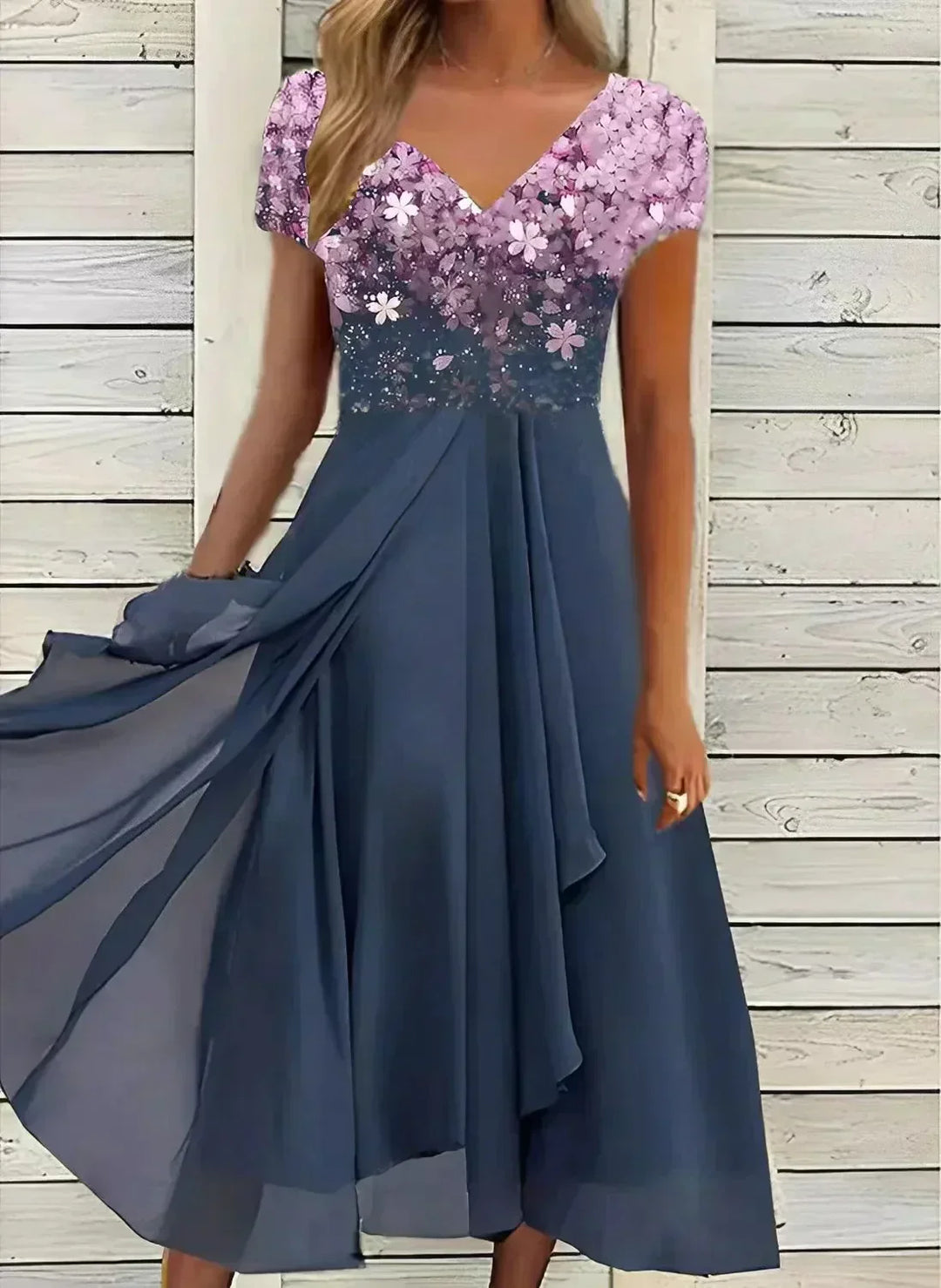Long women's elegant maxi dress, a versatile evening gown perfect for glamorous events and special occasions.