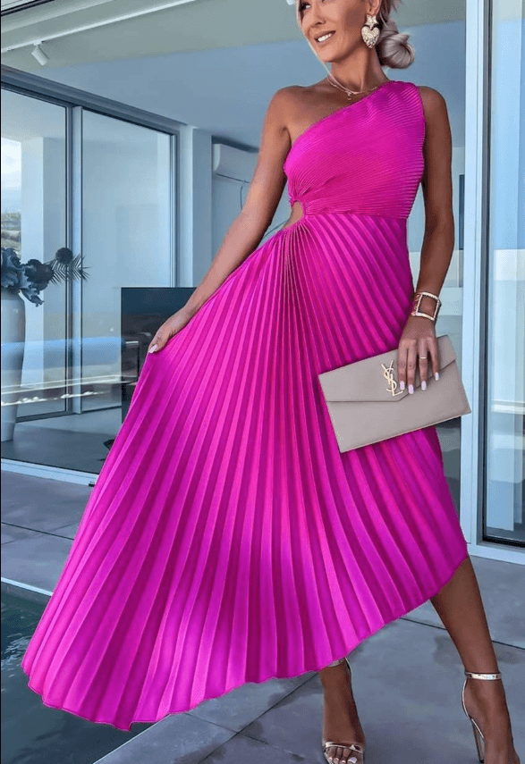 Beautiful women's pleated maxi dress with a sophisticated one-shoulder design, suitable for evening wear.