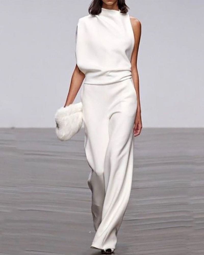 Elegant women's one-shoulder wide-leg evening jumpsuit, perfect for parties & special occasions.