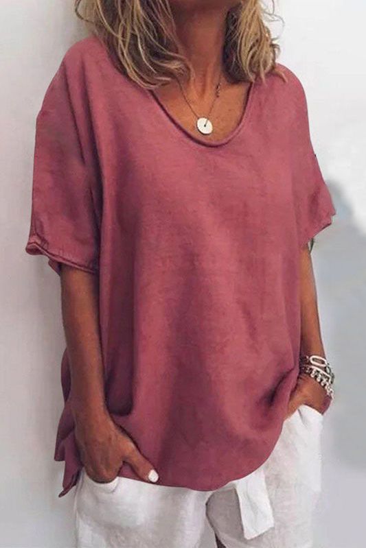 Versatile women's elegant printed blouse, suitable for casual everyday wear or sophisticated work attire. Long sleeve.