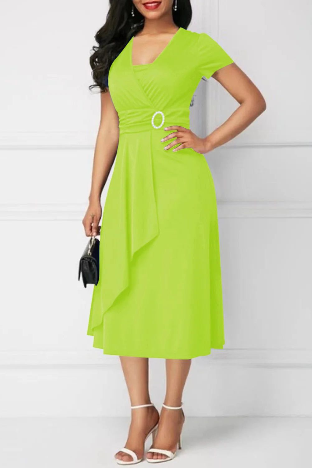 Chic women's printed midi dress with an elegant pattern, a comfortable & flattering choice for special events.