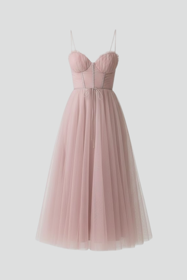 Elegant women's tulle midi dress with sweetheart neckline & layered skirt. Perfect for evenings.