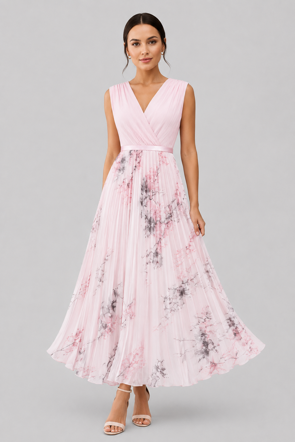 Versatile women's summer maxi dress, V-neck, pleated, with a stylish waist tie.