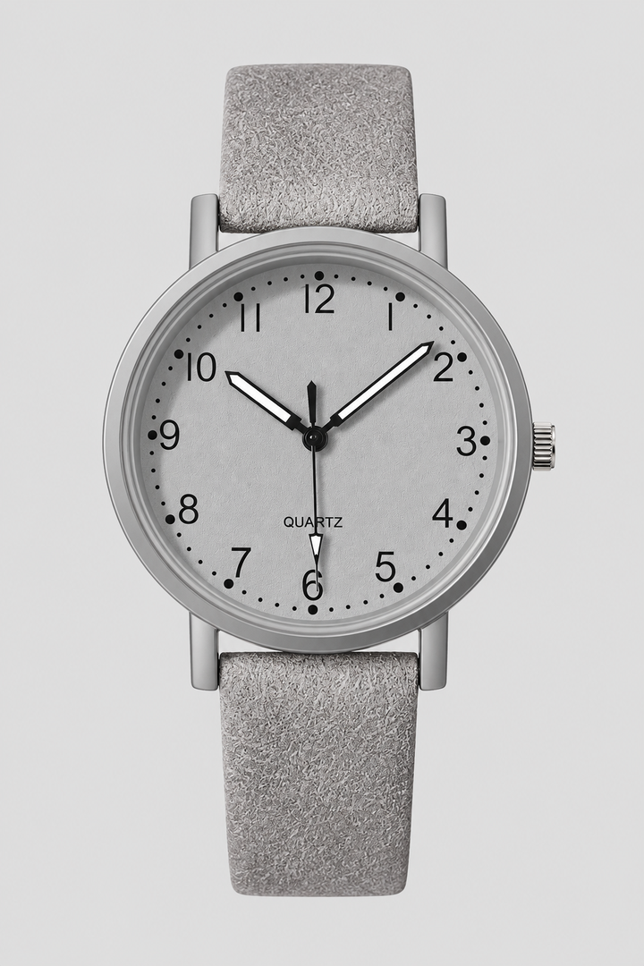 Stylish women's vintage watch, comfortable for everyday wear. Elegant leather strap, an ideal gift for her.