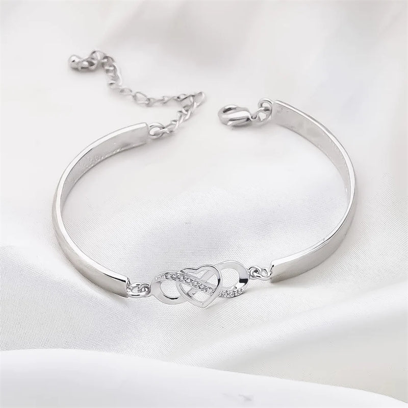 Women's accessory: rose gold bracelet with heart, engraved for Mom.