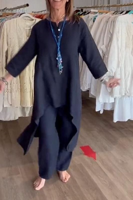 Back view of women's chic outfit set, emphasizing regular fit, comfortable women's clothing.